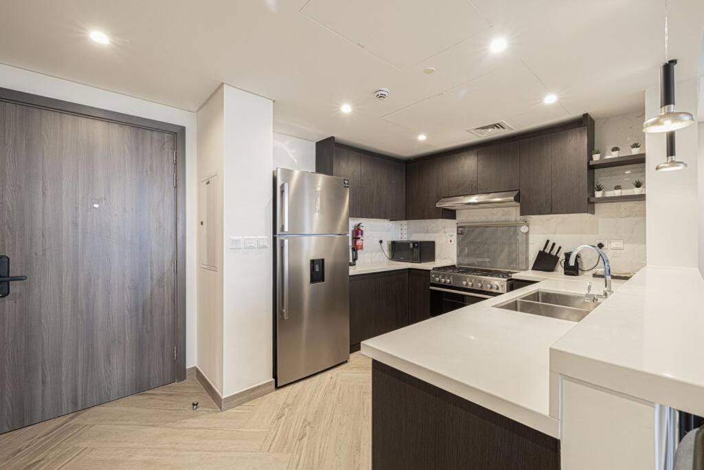 Апартаменти Chic 2 Bed Near Trade Centre With 5 Star Amenities Дубай Екстер'єр фото